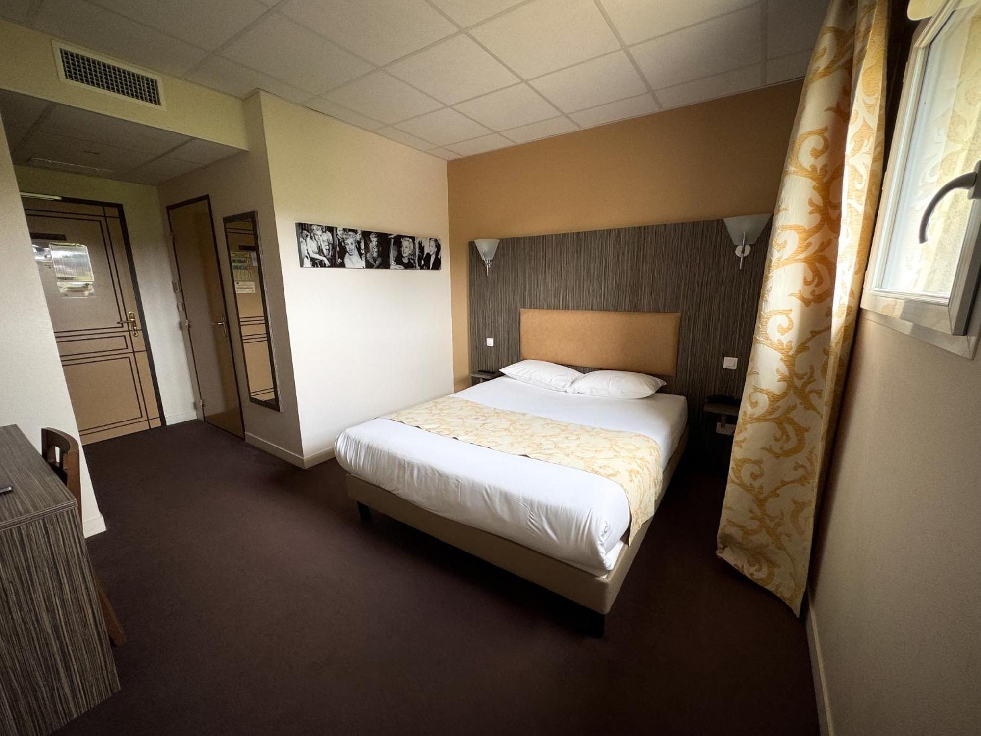 Brit Hotel Confort Alexia - เลอ ซูเตอร์เรน ภายนอก รูปภาพ